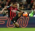 Aston Villa Kian Serius Gaet Estupinan di Tengah Gebrakan MU dan PSG