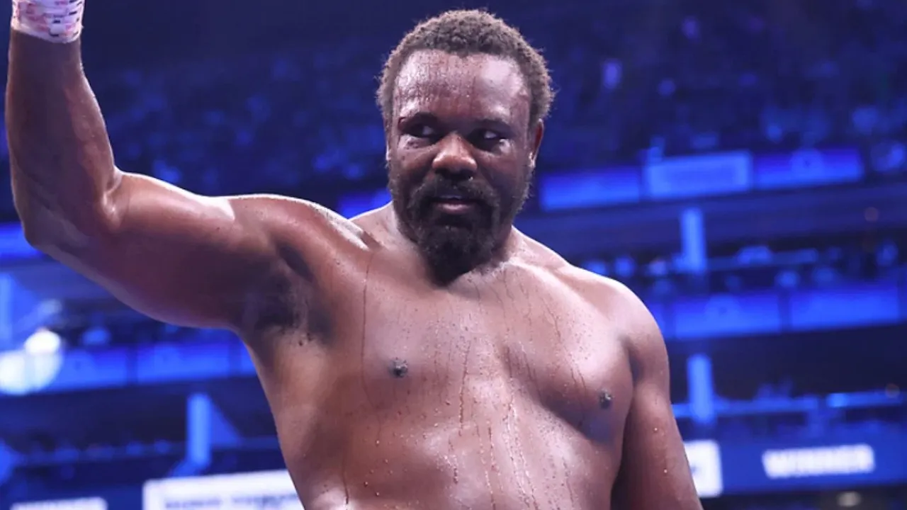 Derek Chisora Tolak Kesempatan Rebut Gelar Dunia di Usia 42 Tahun