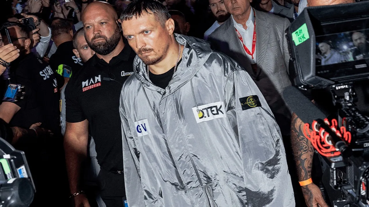 Eks Petinju Ini Soroti Keputusan Oleksandr Usyk Melepas Tiga Gelar Dunia