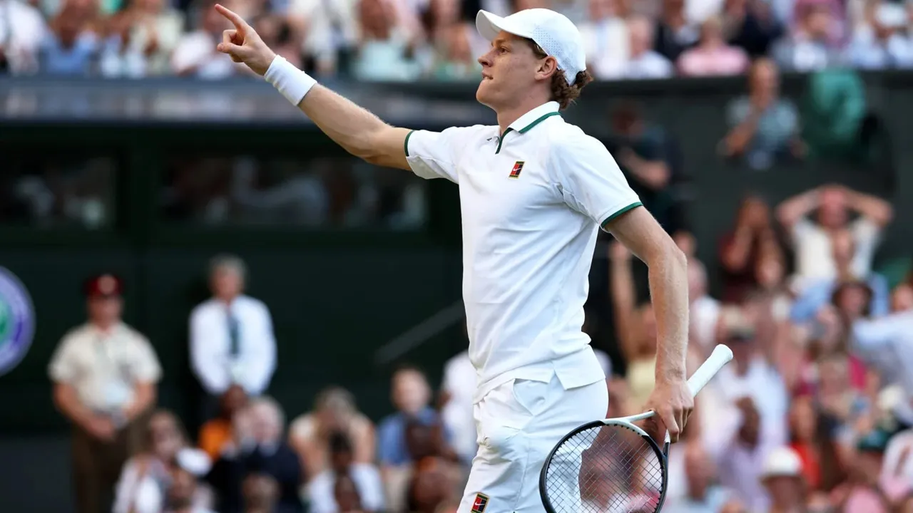 Jannik Sinner Samai Rekor Lleyton Hewitt Usai Pertahankan Gelar Wimbledon