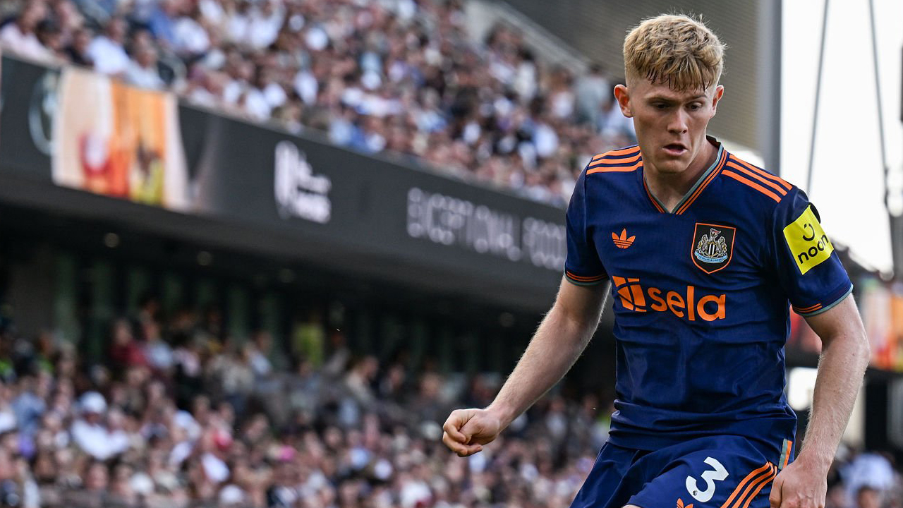 Lewis Hall Tertarik ke MU, Tapi Newcastle Belum Beri Lampu Hijau