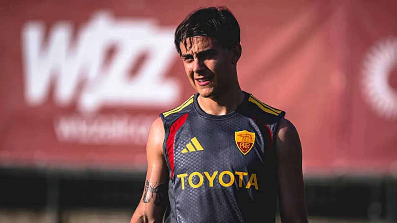 Paulo Dybala Ungkap Alasan Memilih Bertahan di AS Roma Satu Musim Lagi