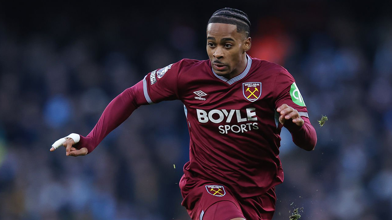 Roma Mulai Bergerak untuk Rekrut Crysencio Summerville