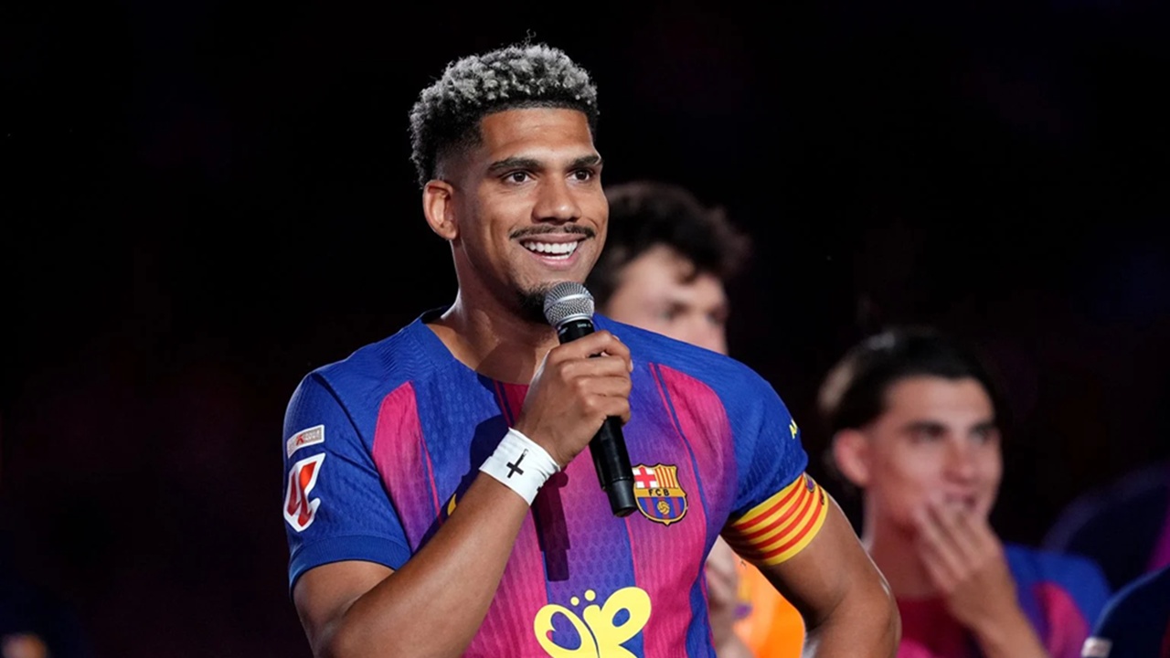 Ronald Araujo Masih Berada di Posisi yang Sulit