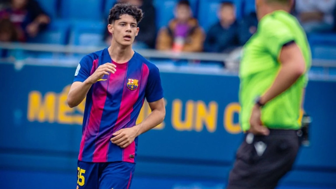 Barcelona Mengamankan Masa Depan Bek Berbakat Alex Campos