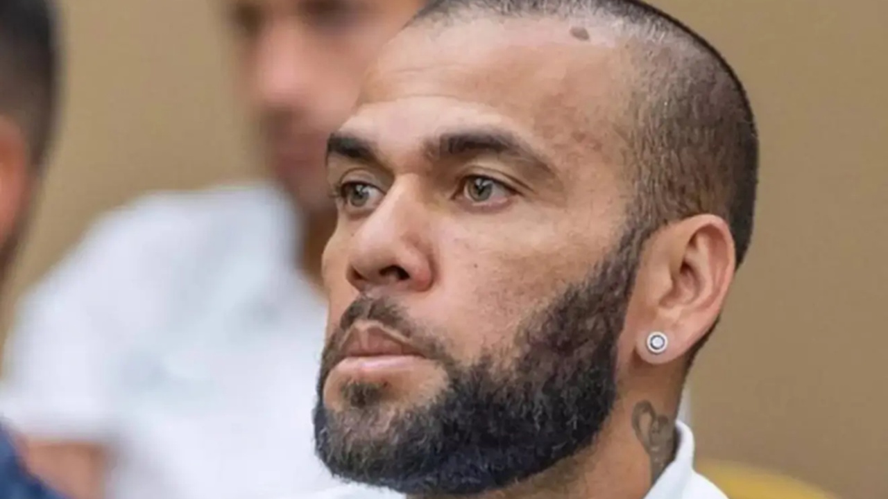 Dani Alves Lebih Bahagia Bermain di Penjara Ketimbang Bersama Klub Eropa