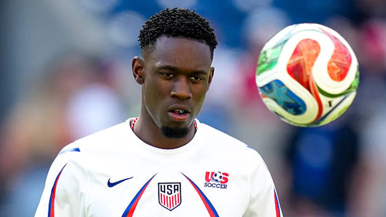 Folarin Balogun Bersuara soal Intervensi Donald Trump yang Picu Perdebatan