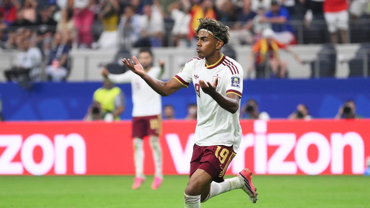 Lamine Yamal Kembali Memperpanjang Rekor Kemenangan Lawan Mbappe