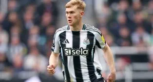 Lewis Hall Jadi Target Utama Manchester United Berikutnya