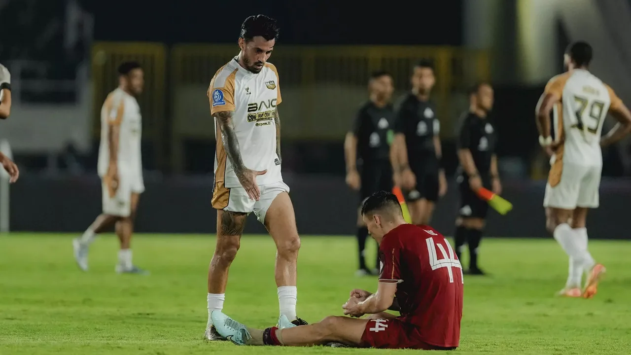 Semen Padang FC Menggebrak Lagi Di Bursa Transfer, Rekrut Stefano Lilipaly