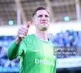 Aston Villa Pantau Facundo Cambeses untuk Gantikan Emi Martinez
