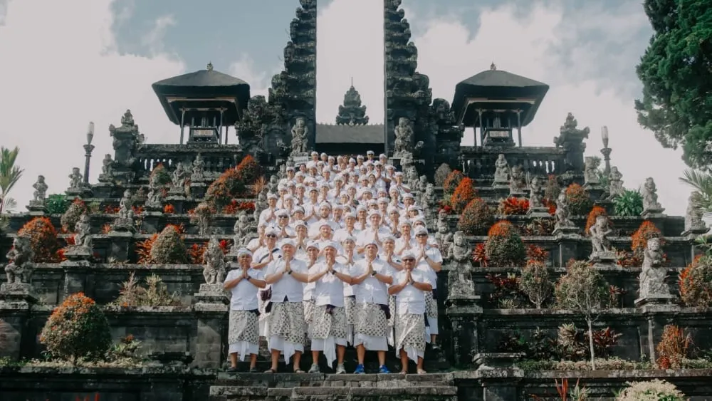 Bali United Mulai Musim dengan Ritual Tirta Yatra dan Doa Bersama - sumber: (ileagueid)