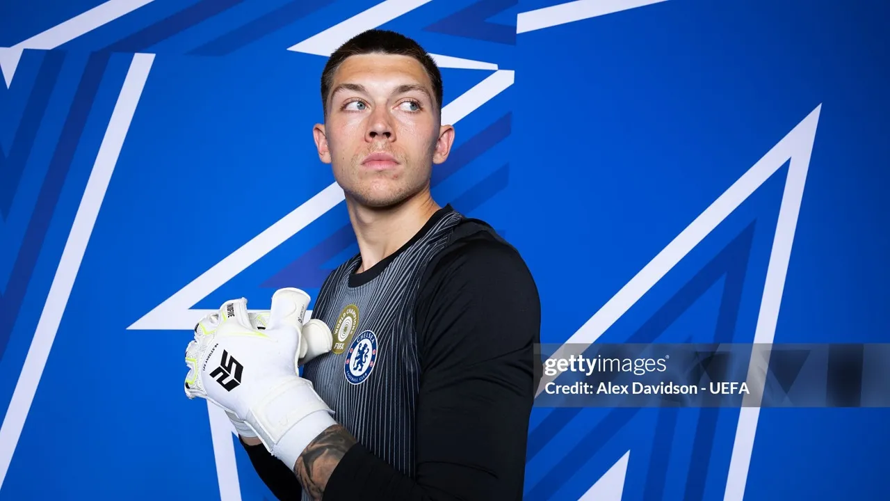 Gabriel Slonina Berpeluang Tinggalkan Chelsea ke Strasbourg