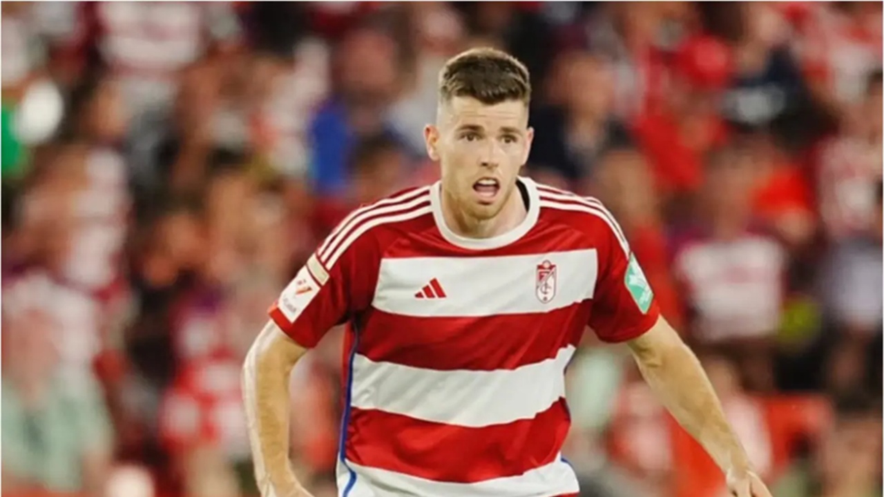 Gerard Gumbau Berkomitmen Bertahan dengan Granada
