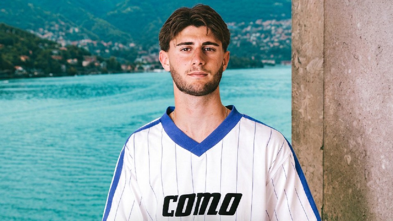 Kalahkan AC Milan, Como Resmi Rekrut Mattia Liberali dari Catanzaro