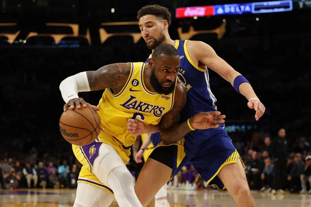 Klay Thompson Bisa Kembali ke Warriors, LeBron Jadi Kunci - sumber: (mainbasket)