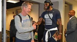 LeBron James ke Warriors? Celetukan Kerr Picu Rumor Heboh