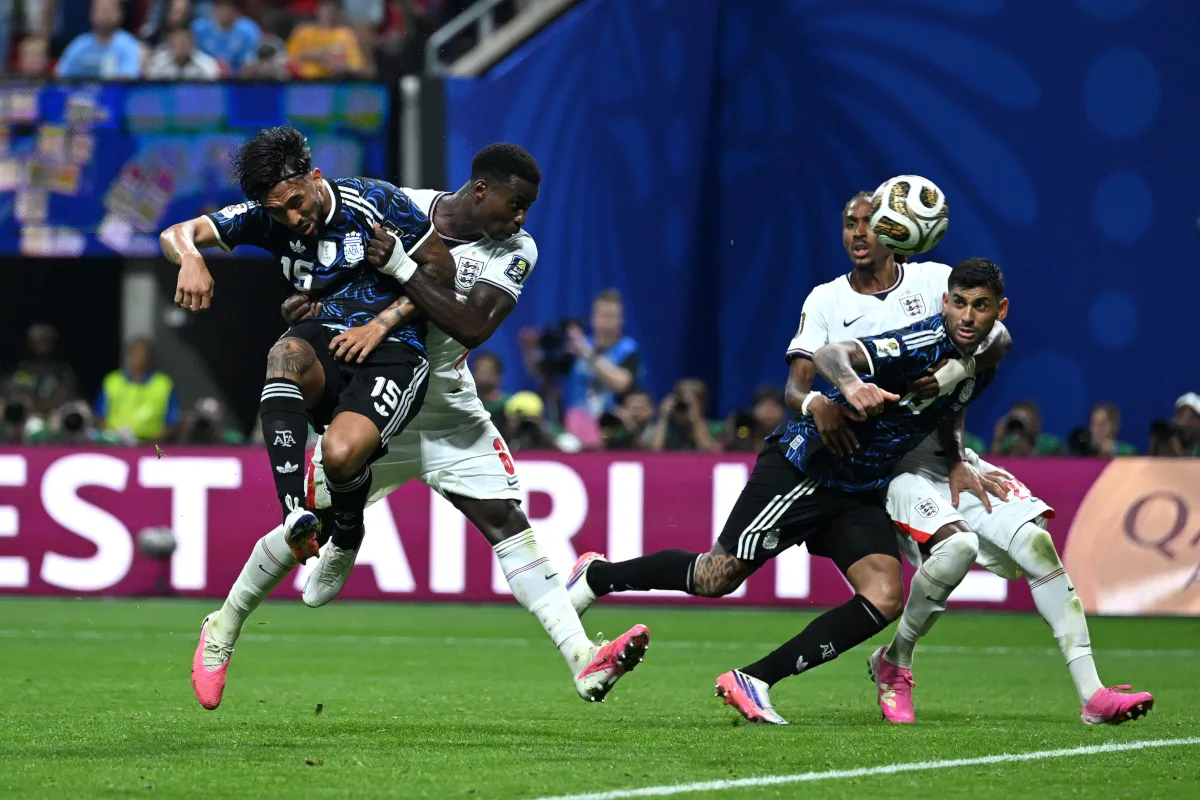 Mantan Bintang Roma dan Juventus Kritik Pedas Wasit Laga Inggris vs Argentina - sumber: (footballitalia)