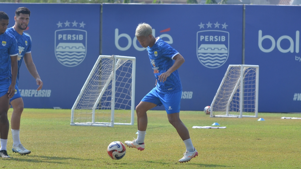 Pelatih Persib Sanjung Komunikasi dan Adaptasi Kilat Gakuto