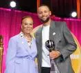 Stephen Curry Raih Penghargaan Kemanusiaan Muhammad Ali