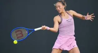 Zheng Qinwen Ukir Kemenangan Beruntun Pertamanya Sejak Mei Di Athena