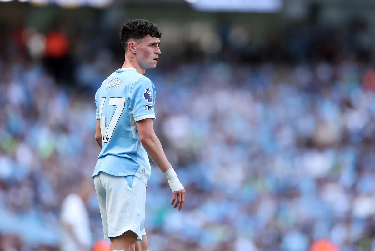 AC Milan Pertimbangkan Phil Foden sebagai Pengganti Rafael Leao