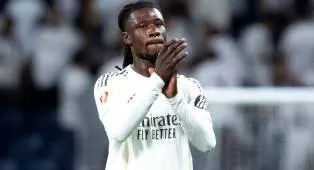 Eduardo Camavinga Ngotot Bertahan, Real Madrid Punya Rencana Berbeda
