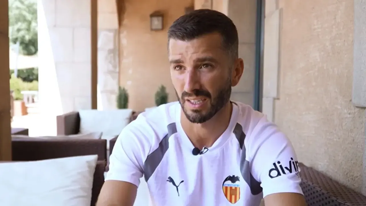 Jose Luis Gaya Sebut Kesuksesan Valencia Tergantung Performa Tim