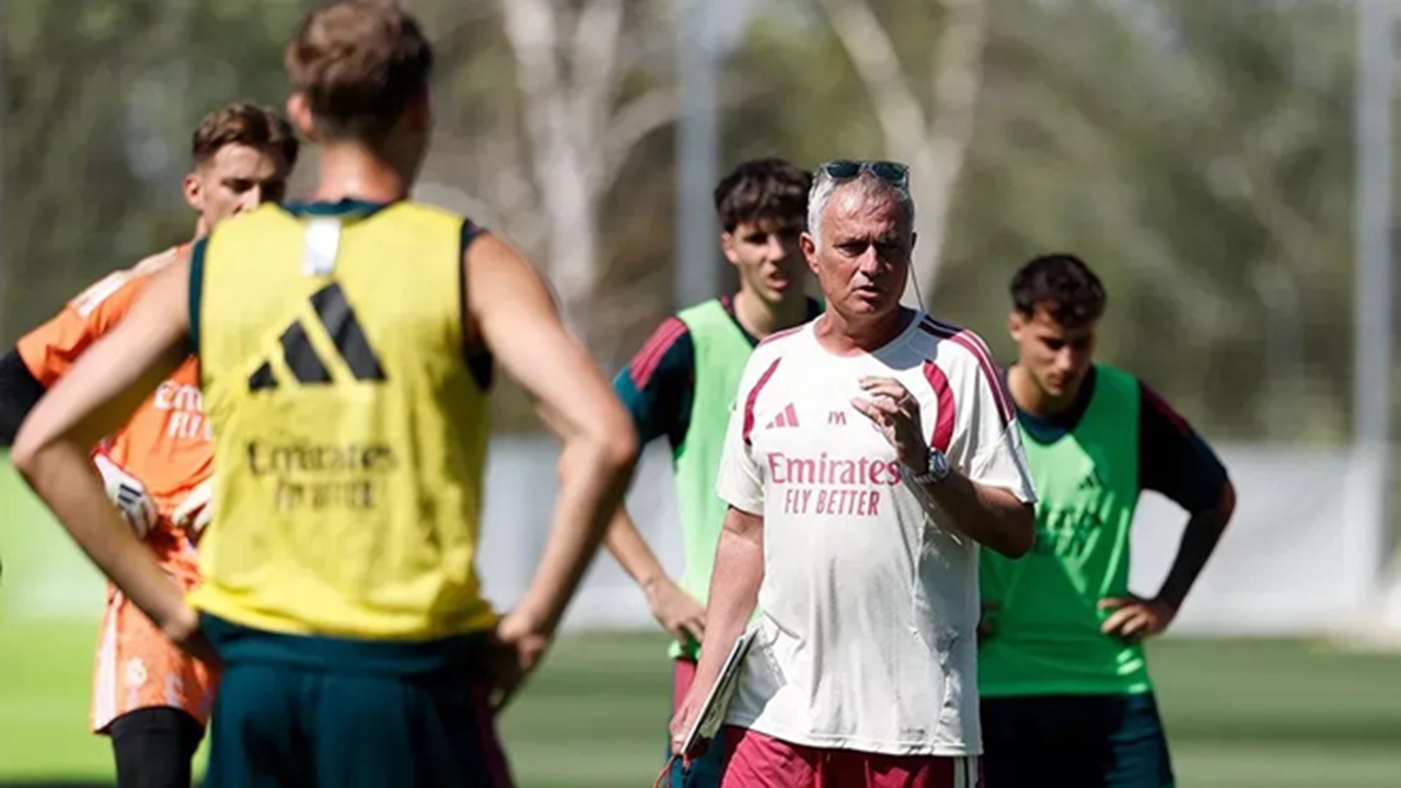 Jose Mourinho Ajak 16 Pemain Akademi Real Madrid