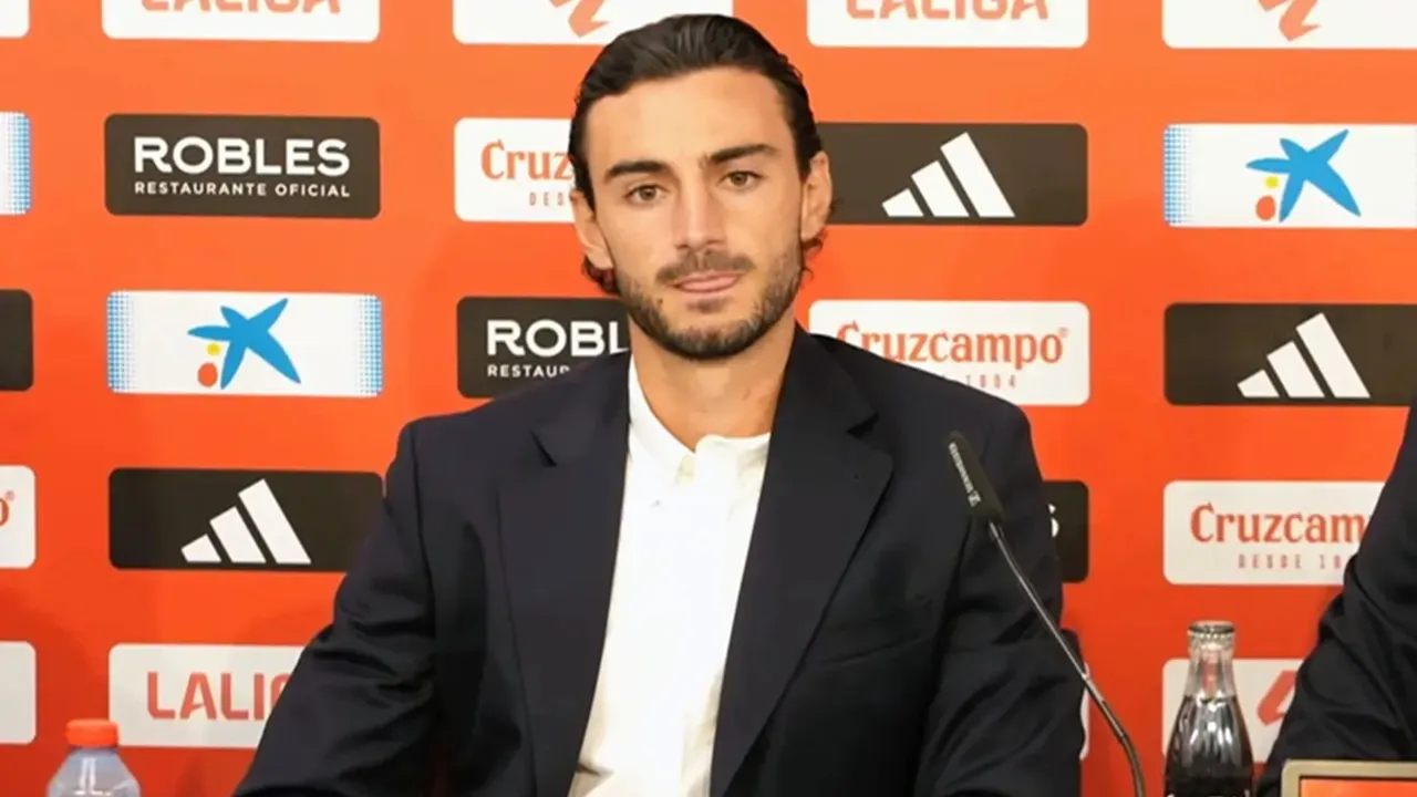 Juan Iglesias Ungkap Alasan Perpanjang Kontrak dengan Sevilla
