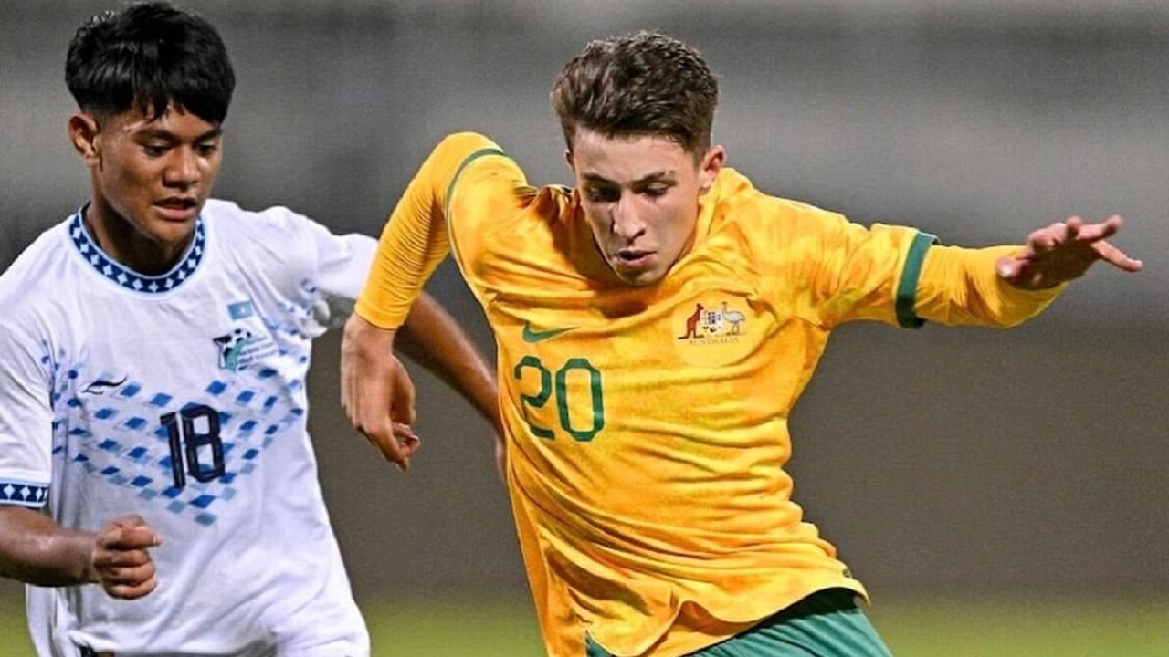 Milan Futuro Resmi Rekrut Gelandang Muda Max Anastasio dari Bologna