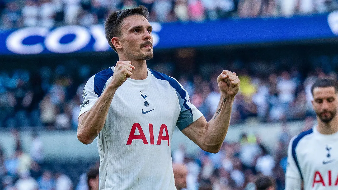 MU Mau Tikung Aston Villa dalam Perburuan Joao Palhinha