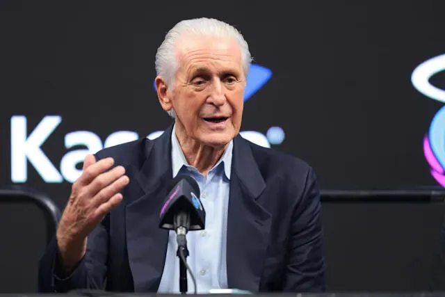 Pat Riley Beri Sinyal LeBron James Kembali ke Miami