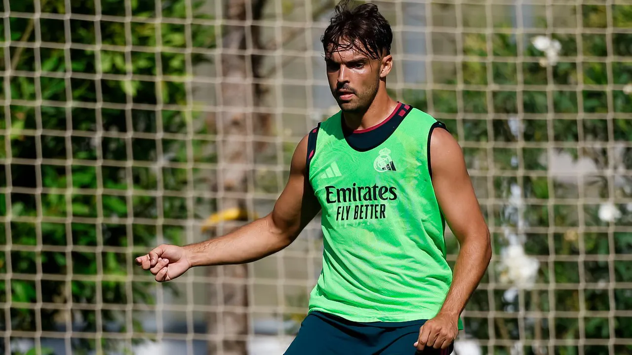 Raul Asencio Mulai Buka Pintu Keluar dari Real Madrid