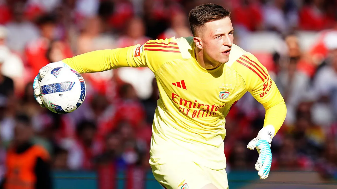 Real Madrid Pantau Anatoliy Trubin untuk Jadi Penerus Courtois