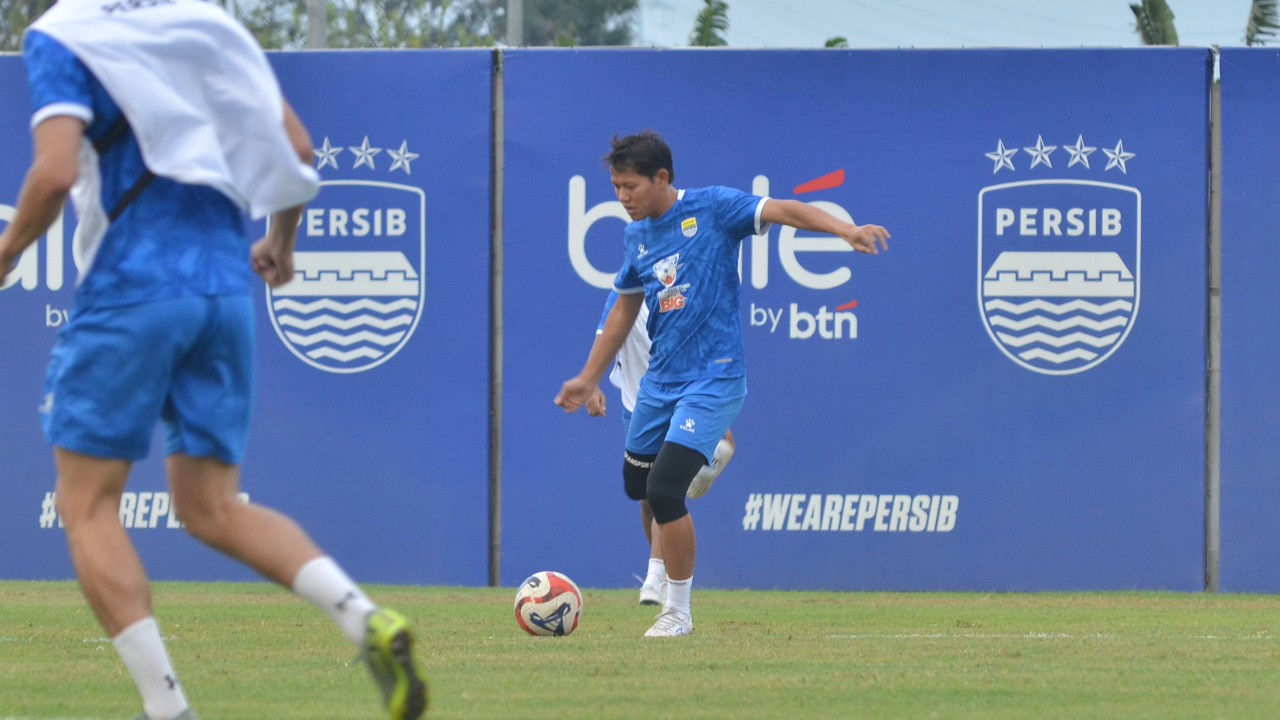 Anggap Begitu Penting, Adam Alis Tatap Serius Piala Presiden