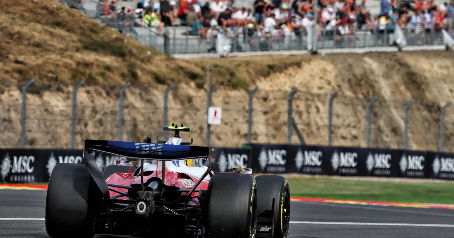 Eksperimen Ferrari Gagal, Tetap Jadi Ancaman di GP Belgia - sumber: (racingnews365)