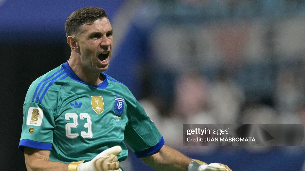 Emiliano Martinez Akui Sering Menangis Kenang Kesuksesan Argentina