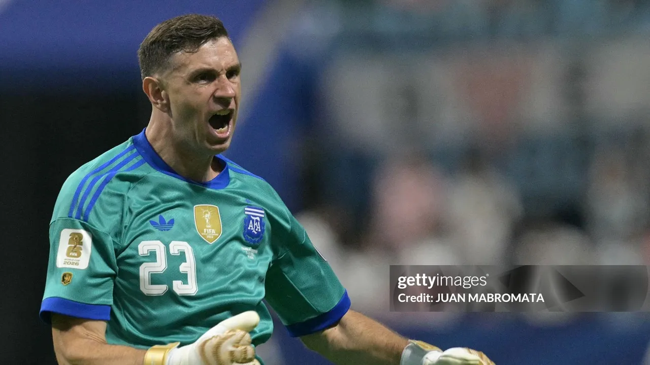 Emiliano Martinez Akui Sering Menangis Kenang Kesuksesan Argentina