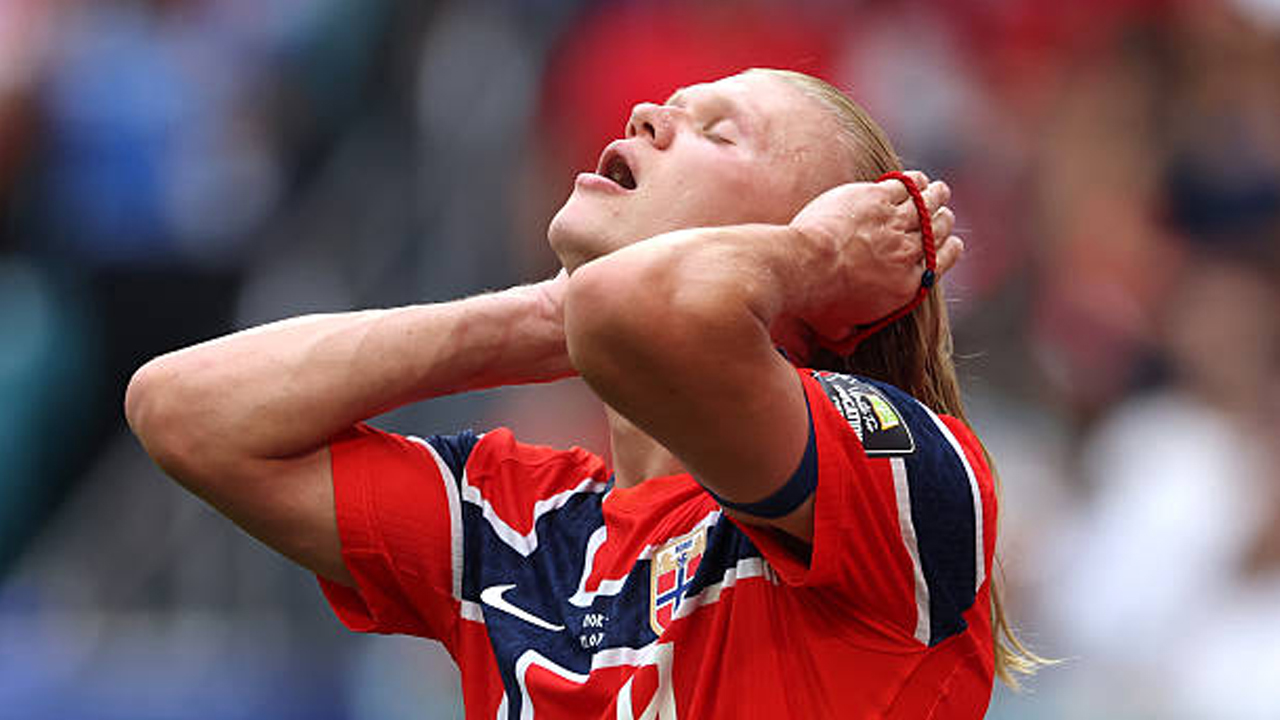 Gayanya di Piala Dunia Curi Perhatian, Ikat Rambut Erling Haaland Langsung Sold Out