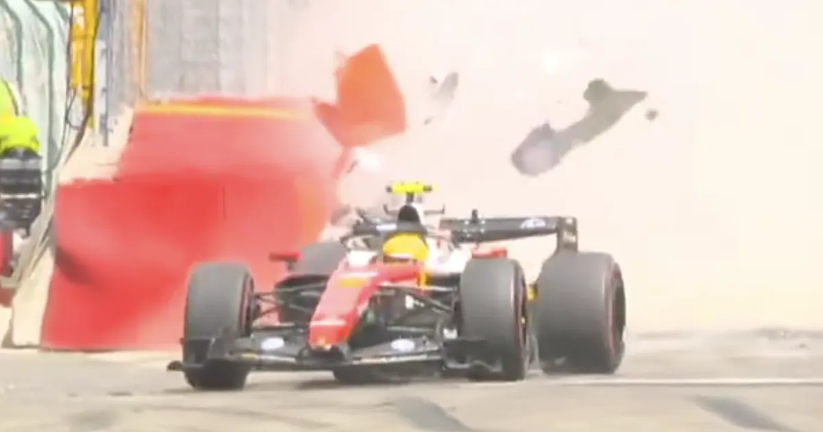 Hamilton Dapat Dukungan Usai Insiden dengan Ferrari