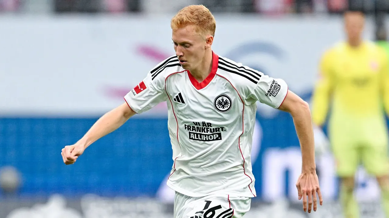 Hugo Larsson Masuk Daftar Belanja, MU Mulai Bergerak