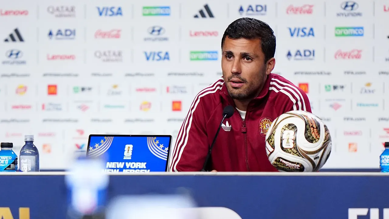 Jawaban Rodri Soal Masa Depan Langsung Bikin Rumor Madrid Makin Panas