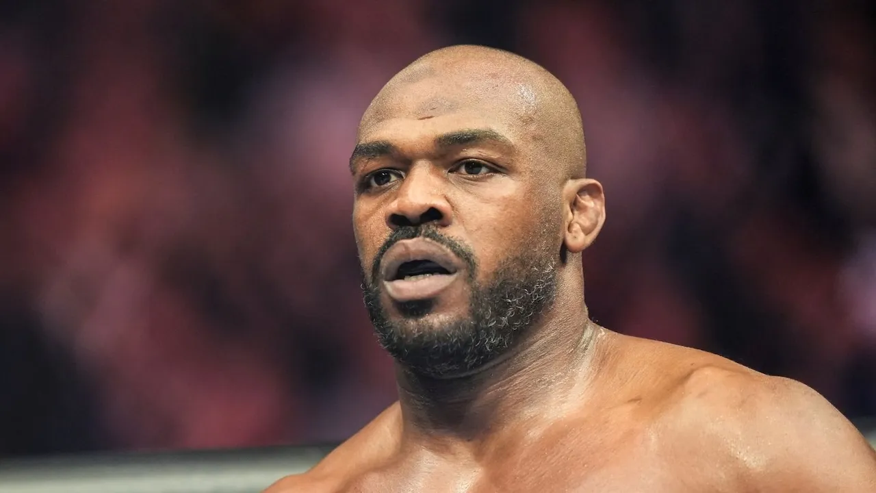 Jon Jones Buka Suara Soal Tantangan Usyk, Tolak Naik Ring Tinju