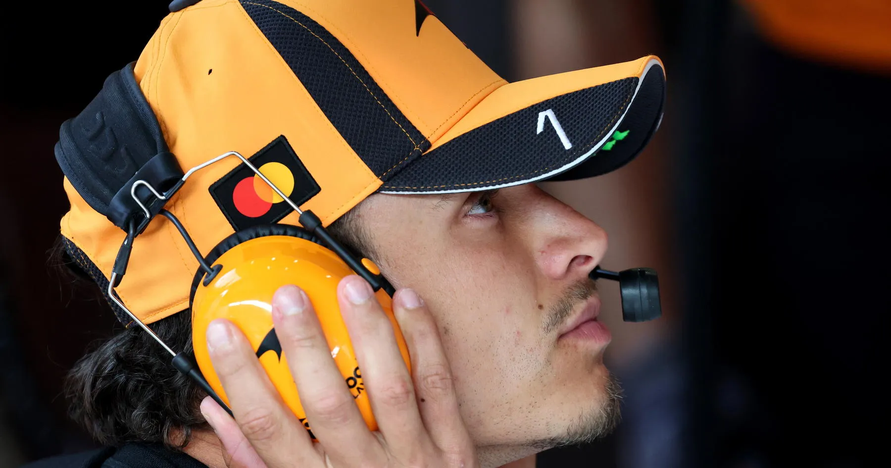 Lando Norris Ingatkan Ancaman Red Bull Meski McLaren Membaik - sumber: (racingnews365)