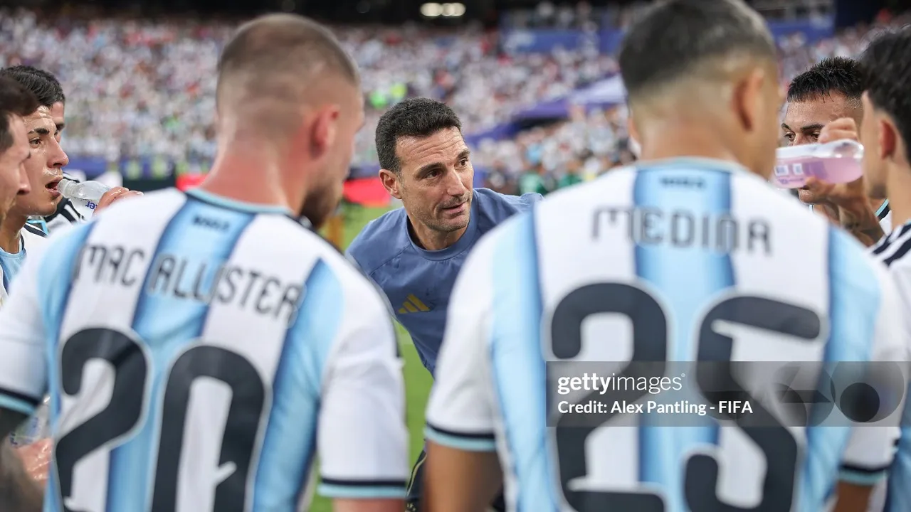 Lionel Scaloni Nilai Spanyol Punya Gaya Bermain Mirip Argentina