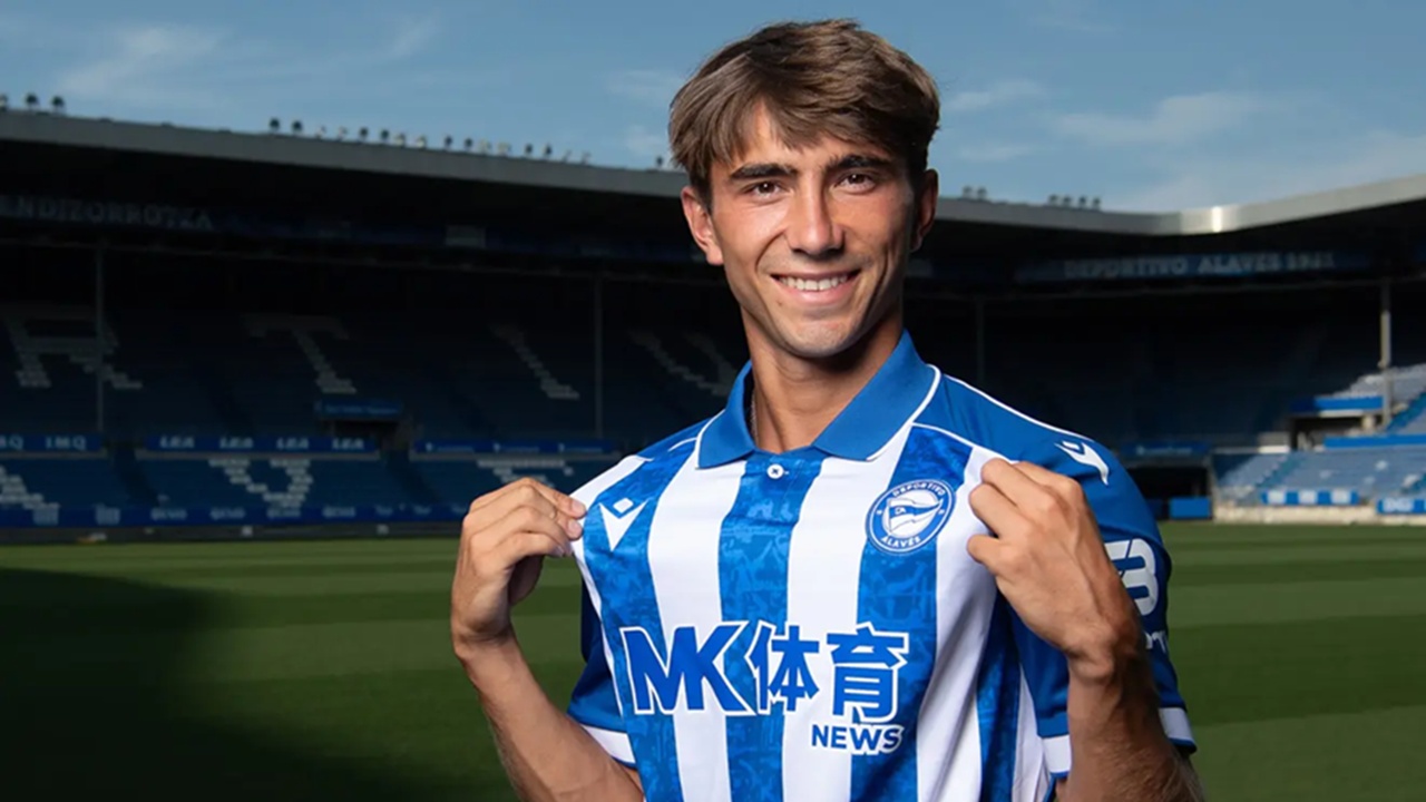 Mikel Rodríguez Siap Bekerja Keras demi Bermain di Deportivo Alaves