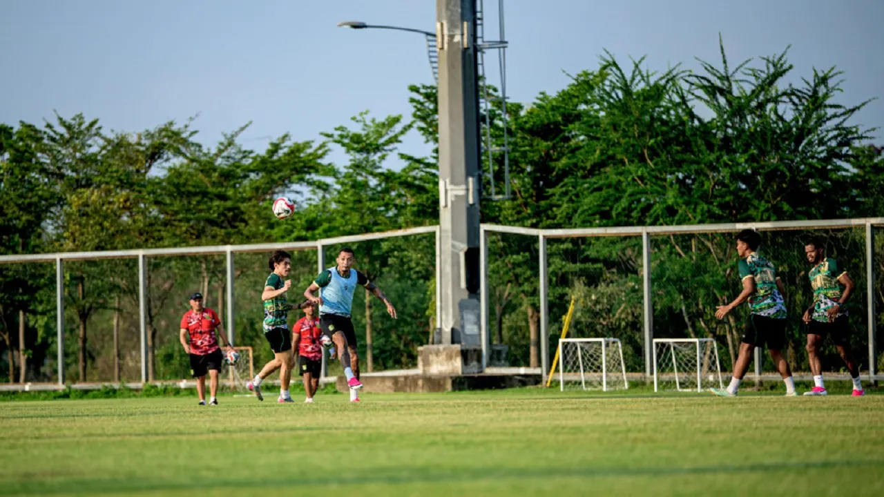 Persebaya Surabaya Pantau Kesiapan Pemain Lewat 99th Anniversary Game