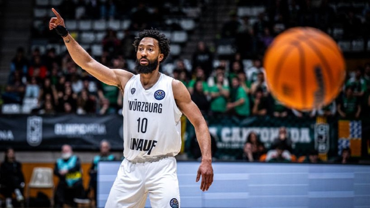 Dubai Basketball Berhasil Dapatkan Tanda Tangan Davion Mintz