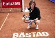 Jegal Juara Bertahan, Andrey Rublev Naik Podium Juara Di Bastad